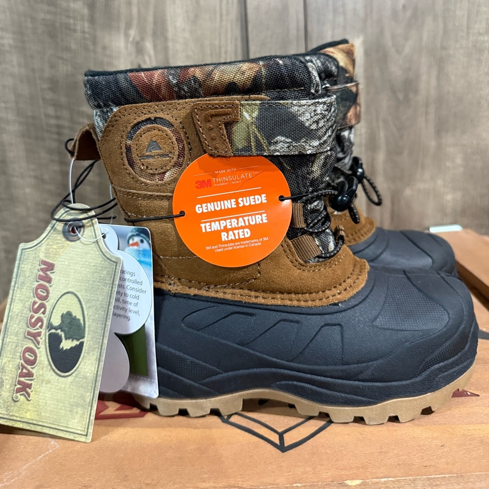 Mossy Oak Kids' Camouflage and Black Snow Boots